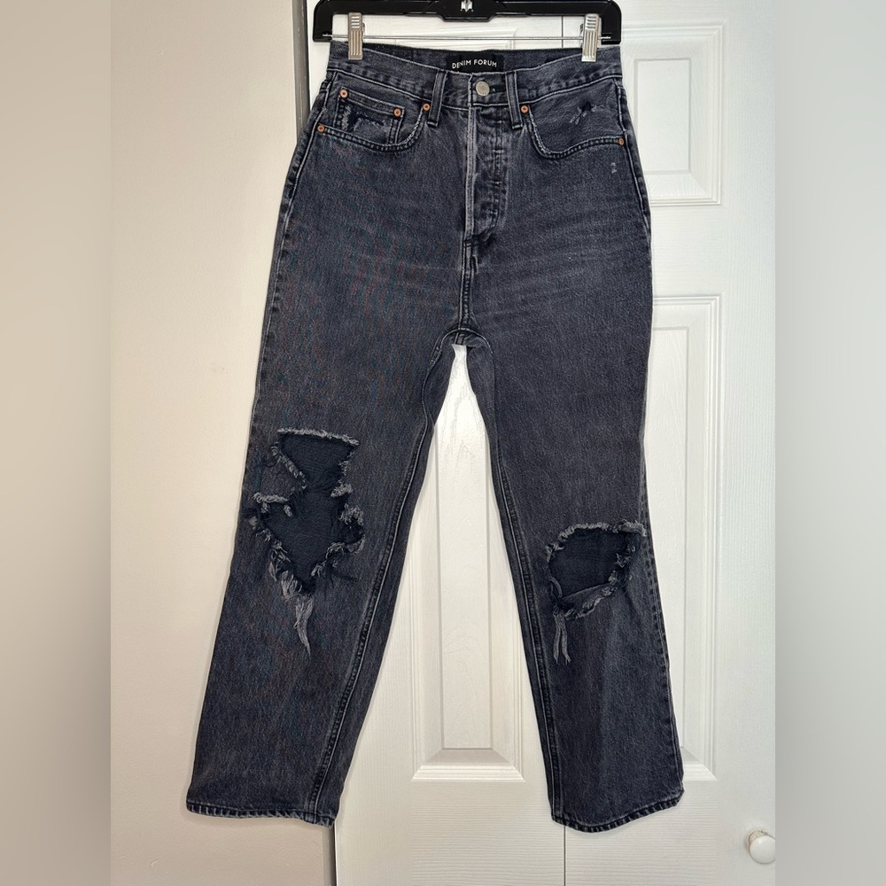 ARITZIA DENIM FORUM BLACK STRAIGHT LEG CROPPED DISTRESSED PANT